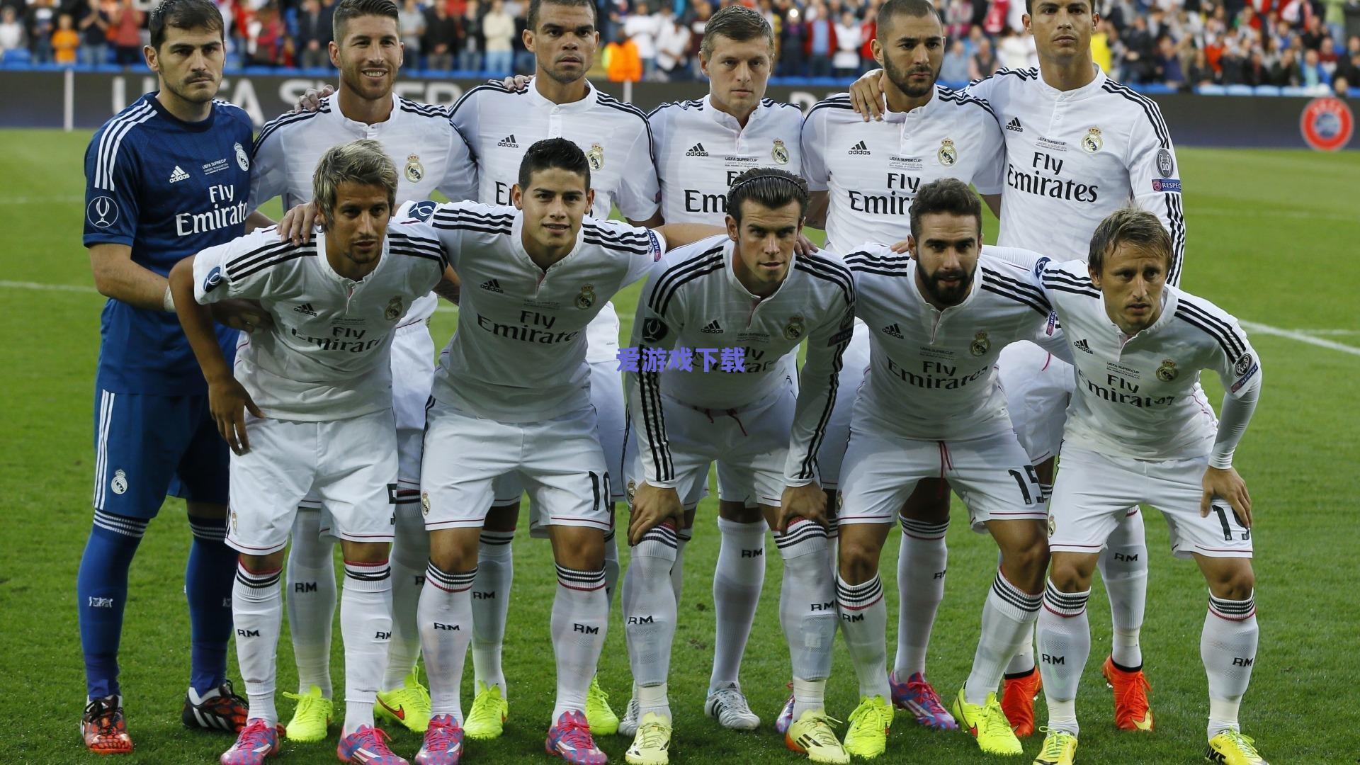 击剑健儿军训淬火 意志如钢剑指巴黎